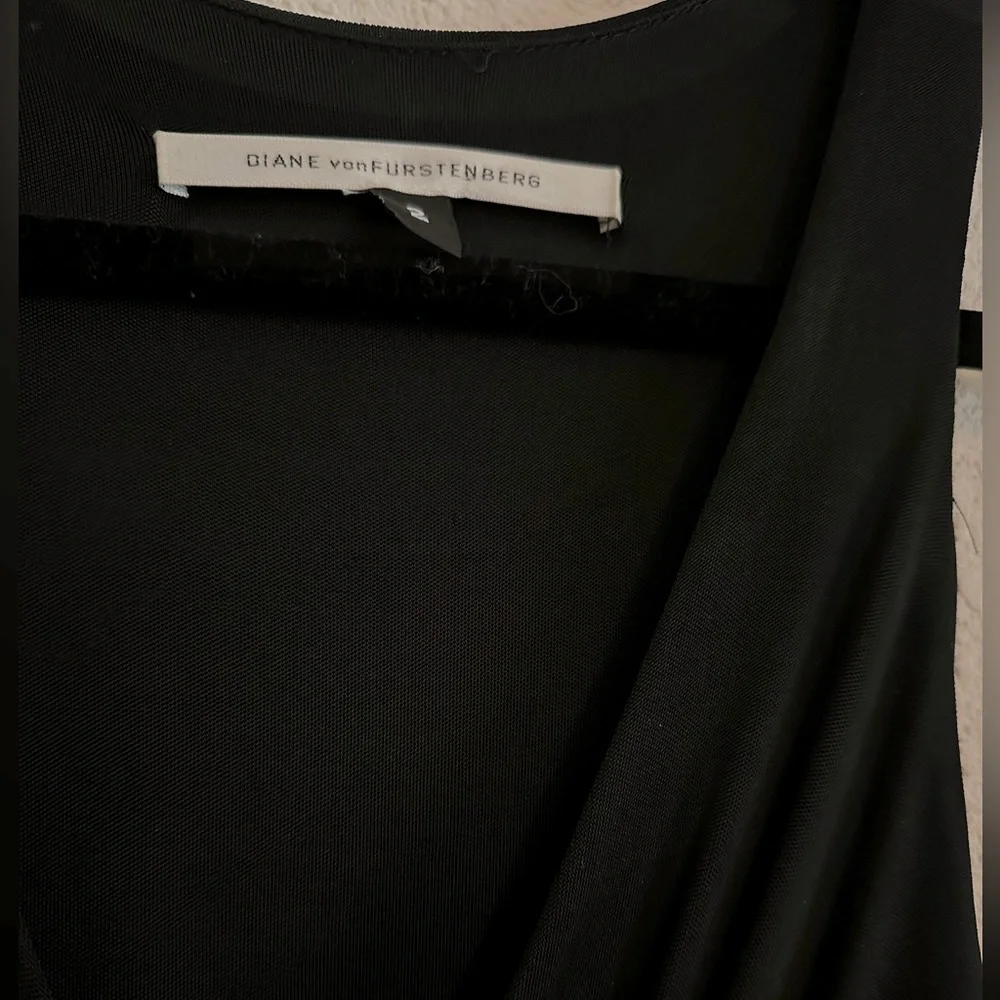 Diane Von Furstenberg Black V-Neck Sleeveless Fit n' Flare Dress - Picture 10 of 10
